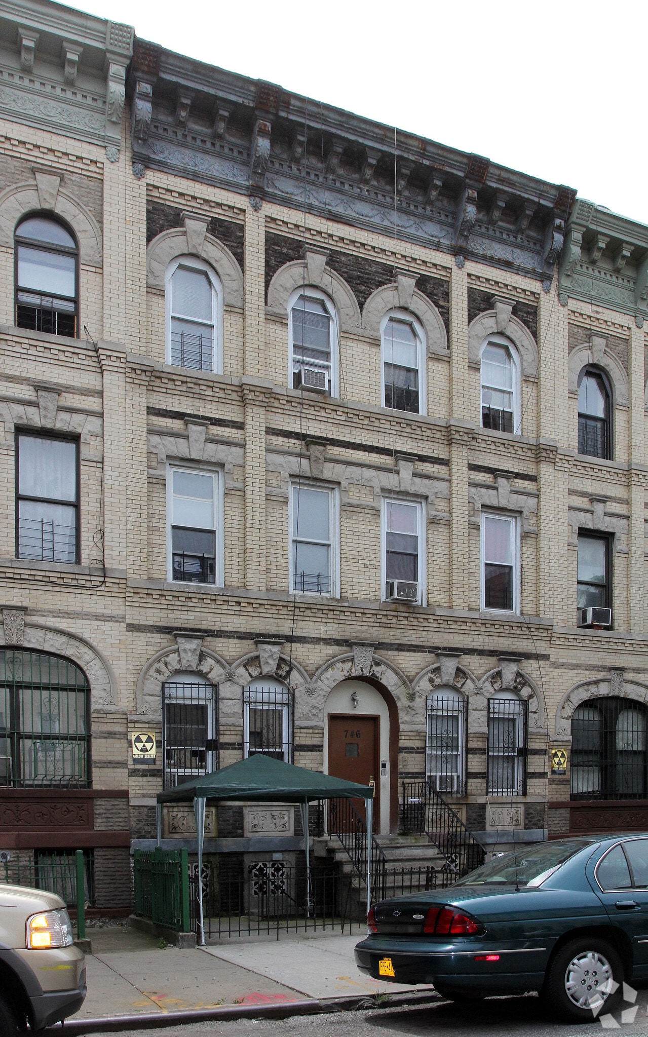 746 Macdonough St, Brooklyn, NY à vendre Photo principale– Image 1 sur 3