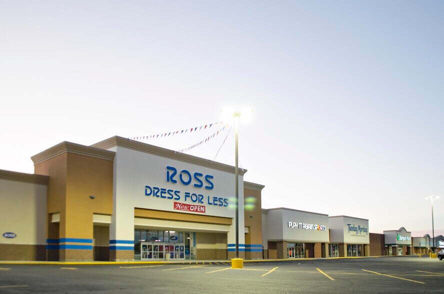 2010 S Caraway Rd, Jonesboro, AR à louer - Photo de l’immeuble – Image 2 sur 6