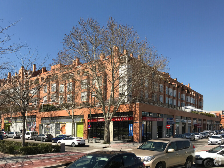 Calle De Alegría De Oria, 49, Madrid, Madrid à vendre - Photo de l’immeuble – Image 1 sur 1