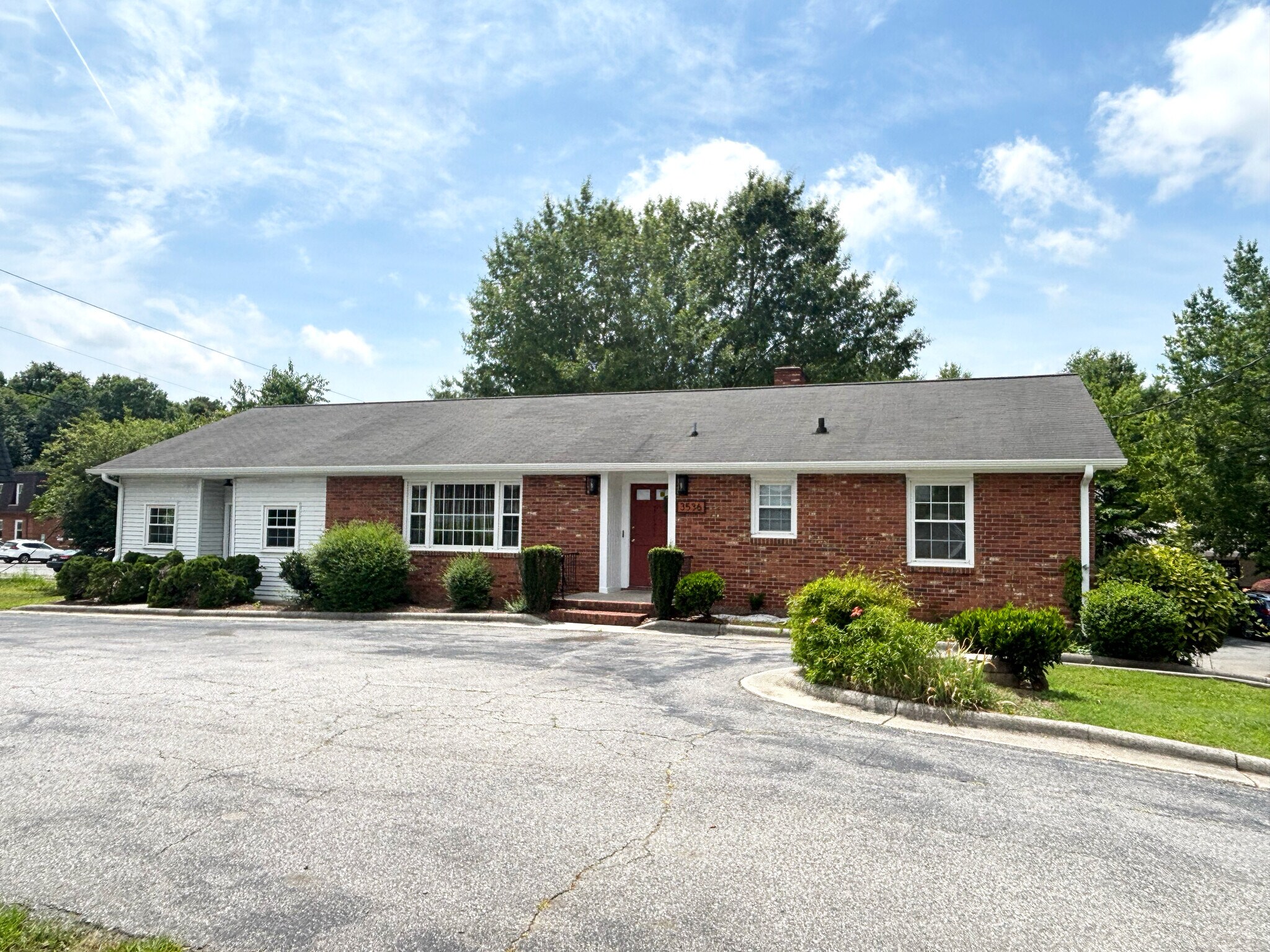 3536 Vest Mill Rd, Winston-Salem, NC à louer Photo principale– Image 1 sur 13