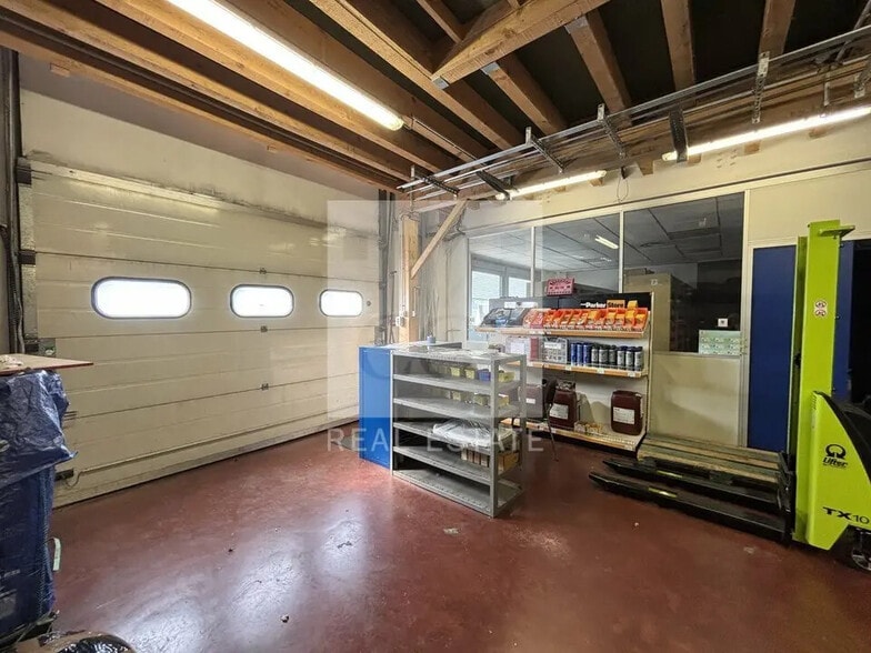 Local d’activités dans Saint-Quentin-Fallavier à louer - Photo intérieure – Image 3 sur 11