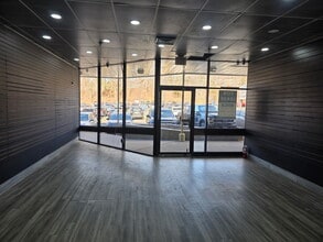 235 Queen St, Southington, CT à louer Photo intérieure– Image 2 sur 2