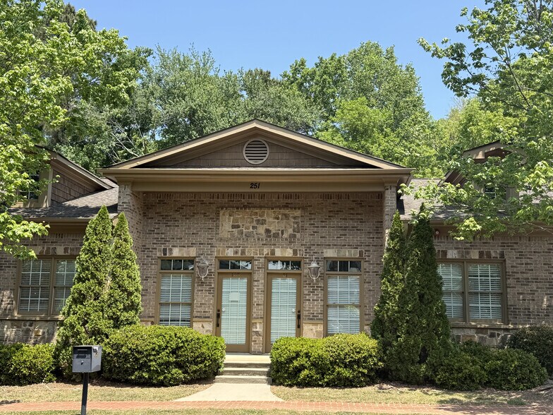 251 Heritage Walk, Woodstock, GA à louer - Photo de l’immeuble – Image 2 sur 7