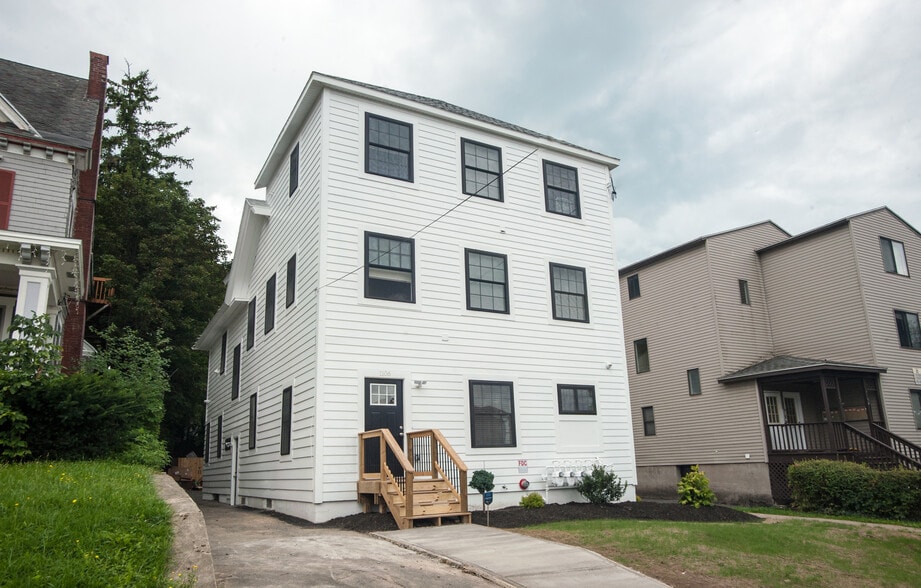 1106 Madison St, Syracuse, NY à vendre - Photo principale – Image 1 sur 3