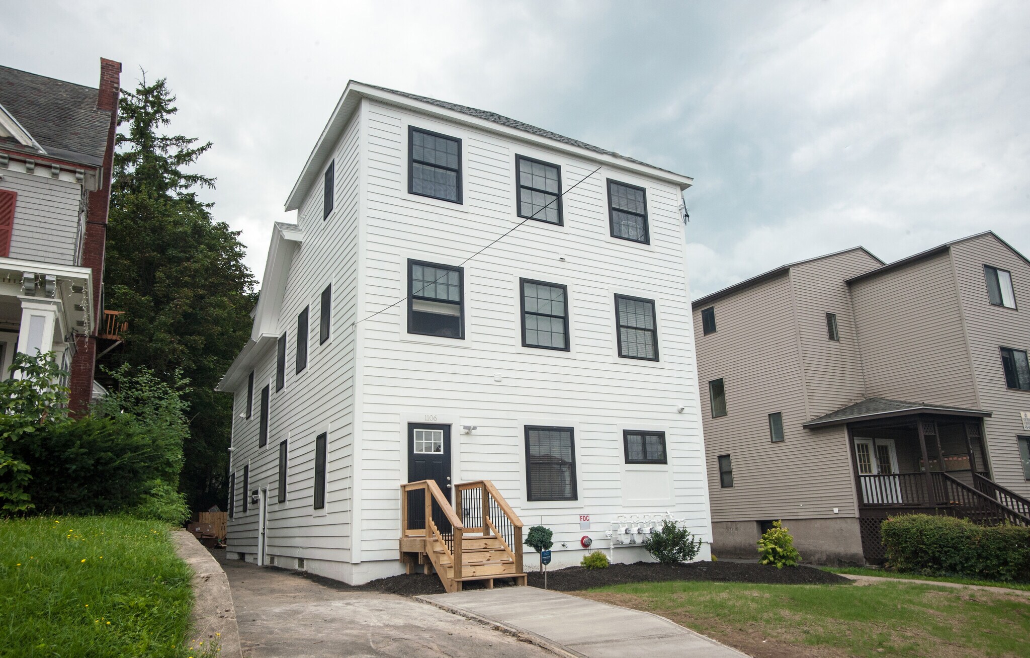 1106 Madison St, Syracuse, NY à vendre Photo principale– Image 1 sur 4