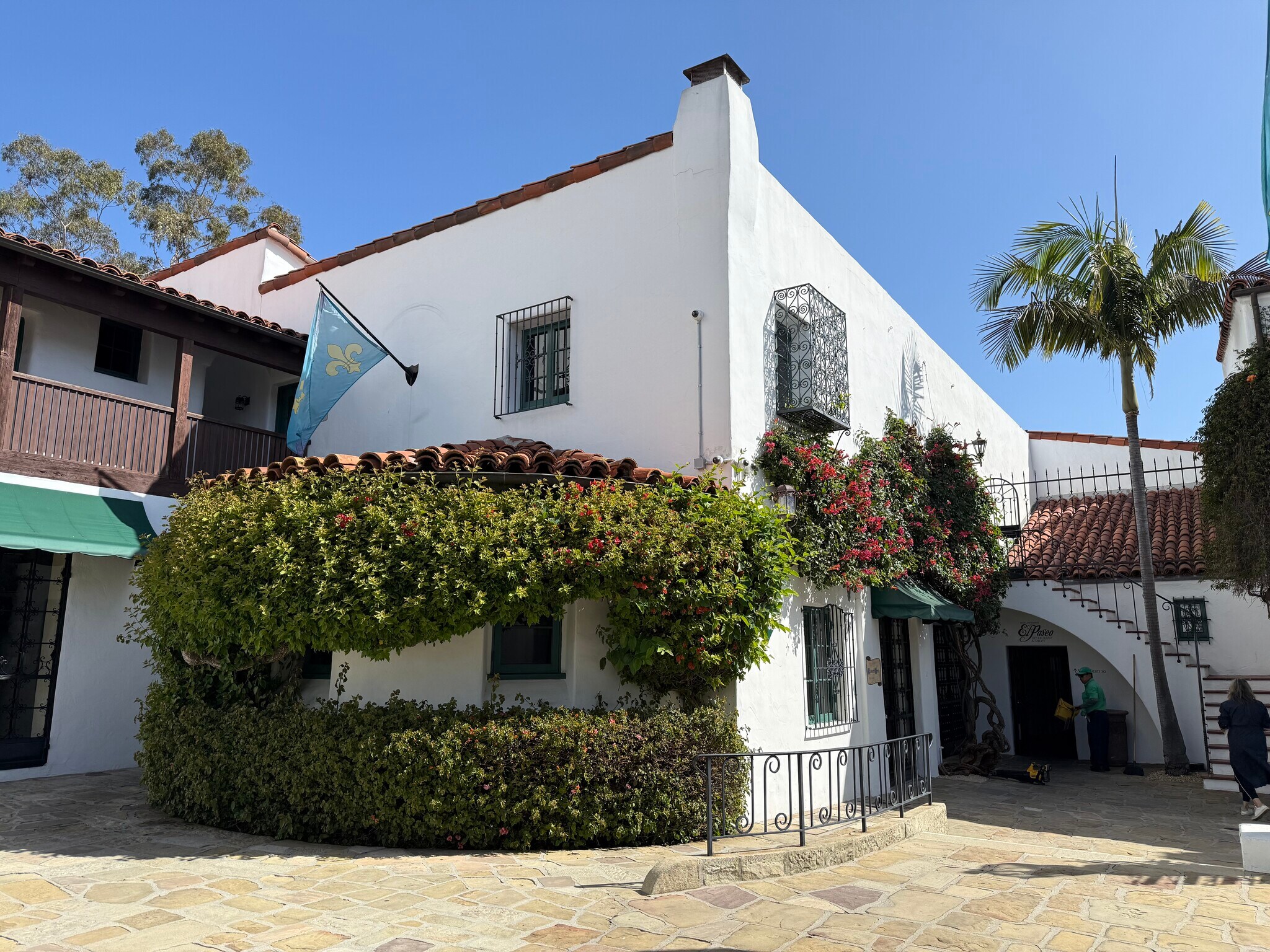 30-32 El Paseo, Santa Barbara, CA 93101, USA, Santa Barbara, CA à louer Photo intérieure– Image 1 sur 9