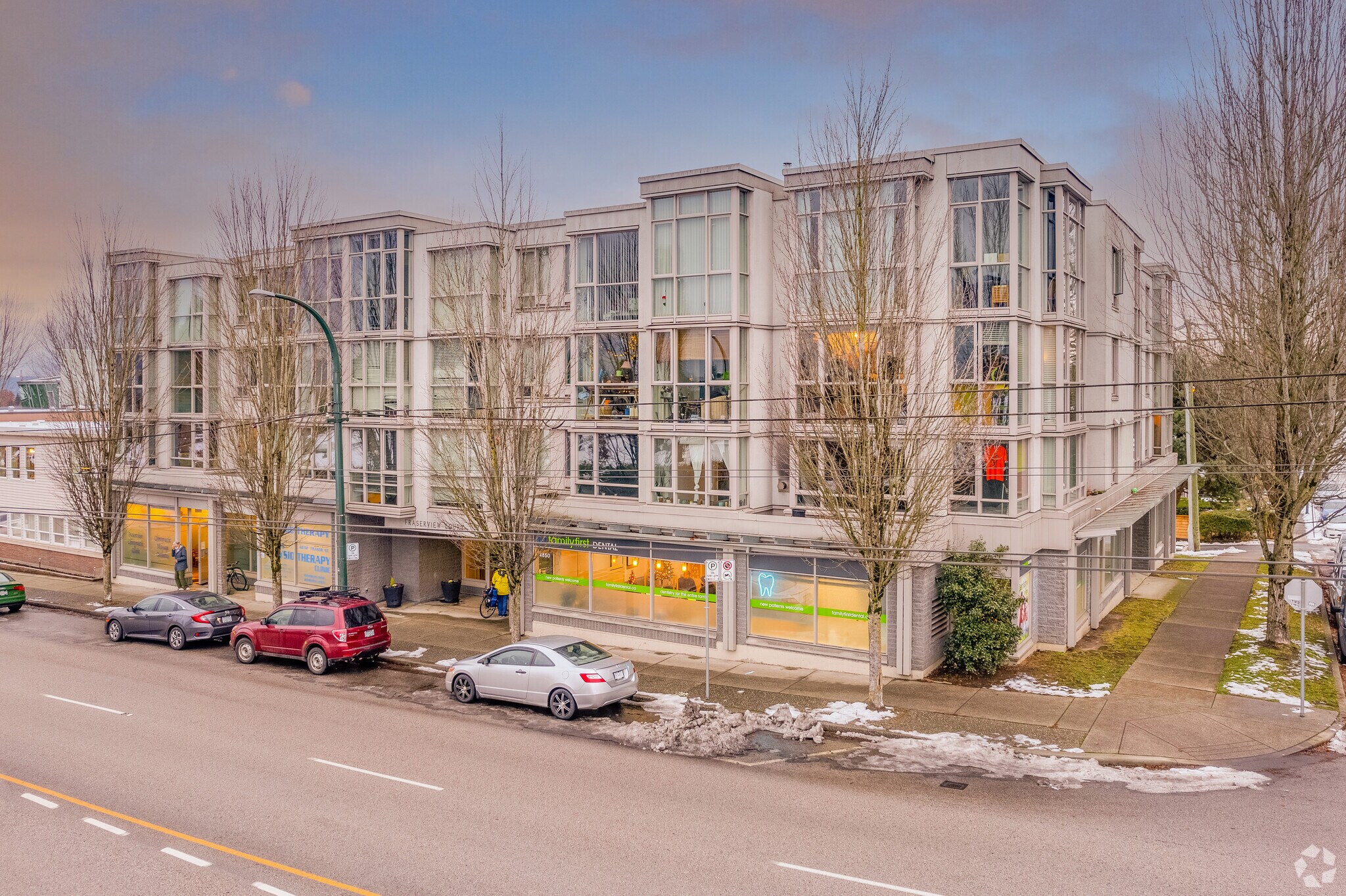 4838 Fraser St, Vancouver, BC à vendre Photo principale– Image 1 sur 5