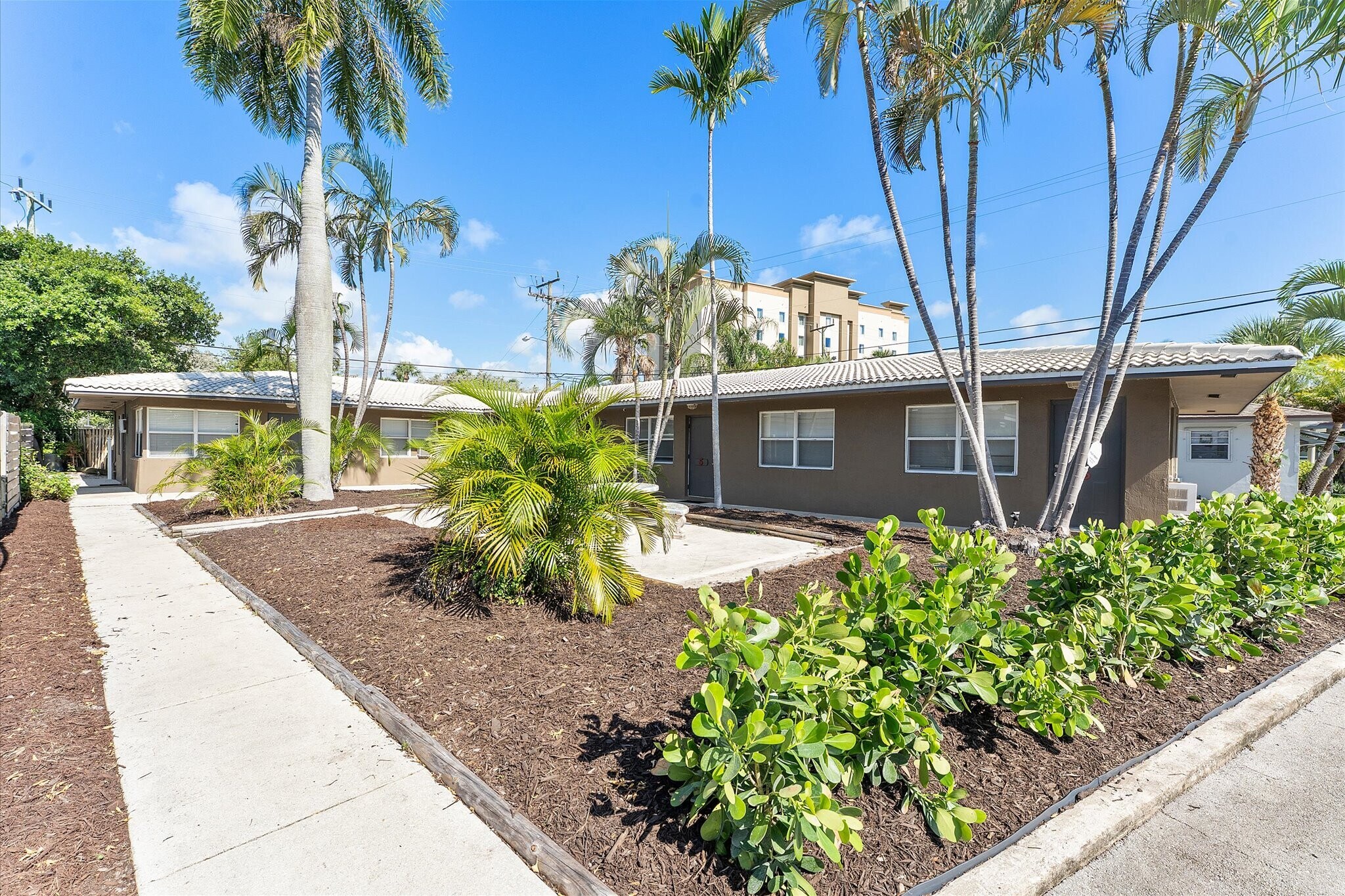 971 SE 22nd Ave, Pompano Beach, FL à vendre Photo de l’immeuble– Image 1 sur 16