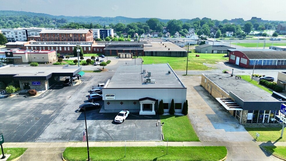 444 W Center St, Kingsport, TN à vendre - Photo de l’immeuble – Image 2 sur 16