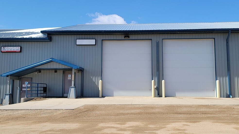 1910 50th St W, Williston, ND à louer - Photo de l’immeuble – Image 1 sur 11