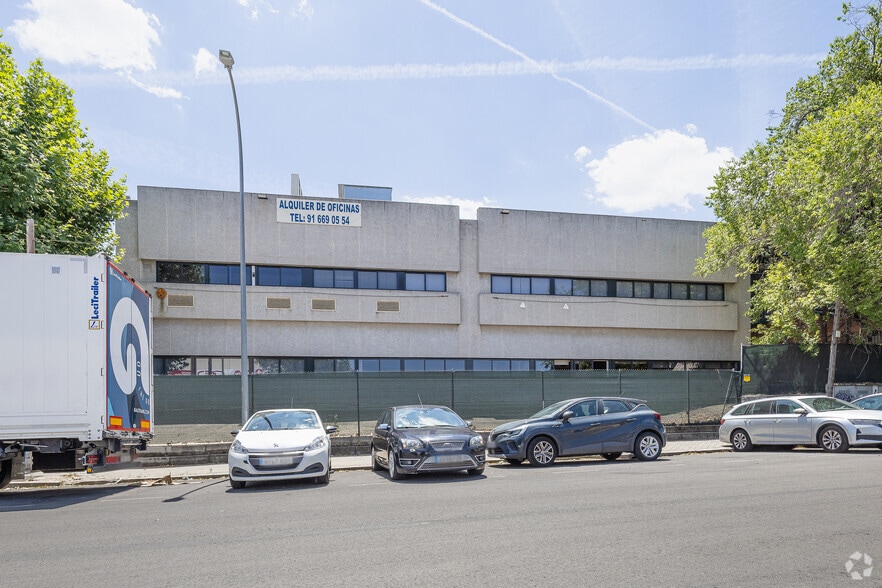 Avenida Fuentemar, 16, Coslada, Madrid à louer - Photo de l’immeuble – Image 3 sur 30