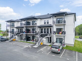 Plus de détails pour 765 Rue Rachel-Hébert, Coaticook, QC - Logement à vendre