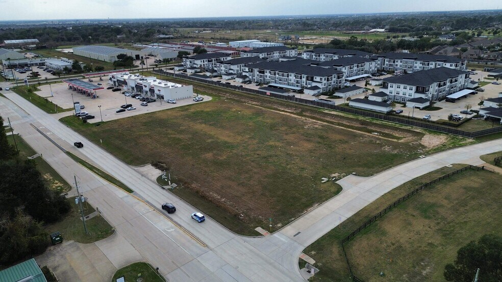 16503 Mueschke Rd, Cypress, TX à vendre - Photo principale – Image 1 sur 7