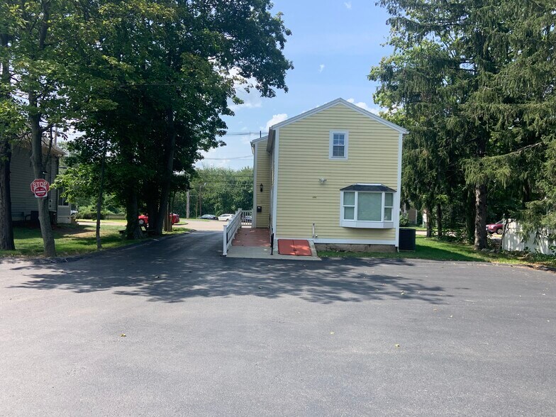 71 E Main St, Westborough, MA à louer - Photo de l’immeuble – Image 3 sur 5