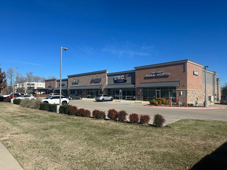 3935 S Lake Forest Dr, McKinney, TX à louer - Photo de l’immeuble – Image 3 sur 4