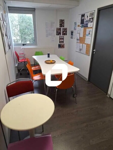 Bureau dans Bordeaux à vendre - Photo de l’immeuble – Image 3 sur 9