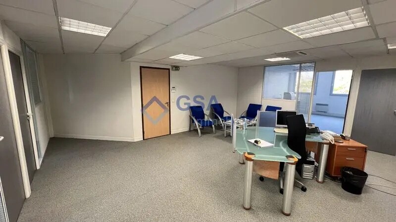 Bureau dans Évry-Courcouronnes à louer - Photo intérieure – Image 3 sur 7