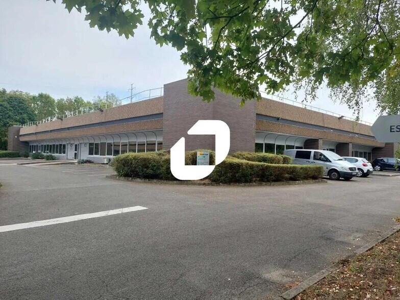 Bureau dans Trappes à louer - Photo de l’immeuble – Image 2 sur 19