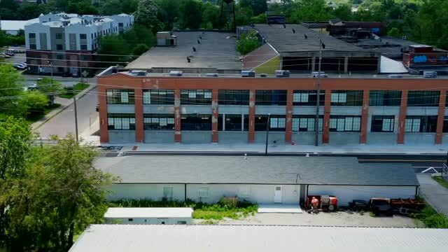 1145 E 22nd St, Indianapolis, IN à vendre - Vidéo sur l’annonce professionnelle – Image 2 sur 13
