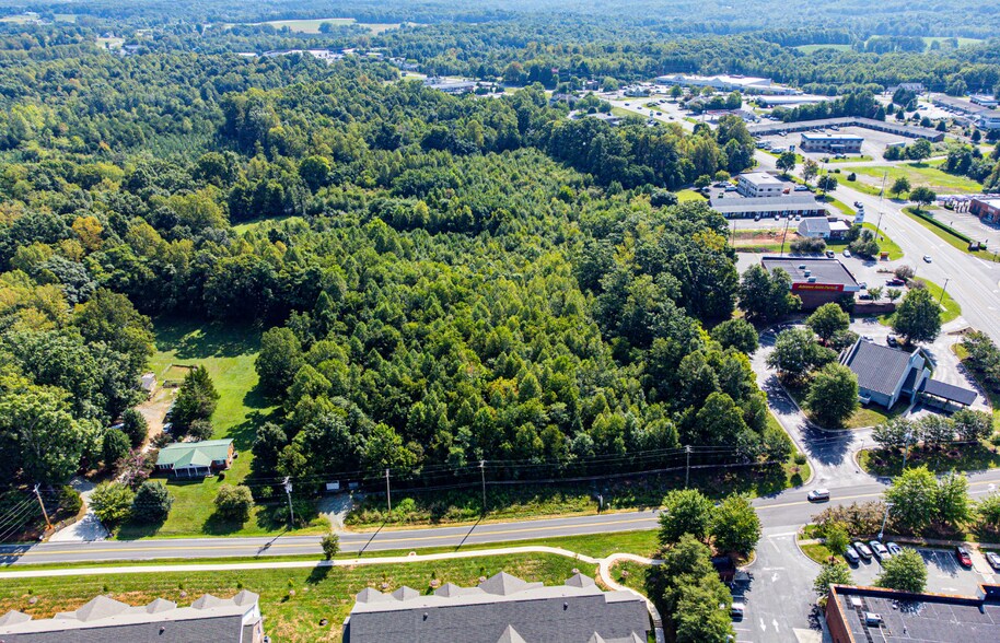 120 Morewood Rd, Hardy, VA à vendre - Photo de l’immeuble – Image 2 sur 6