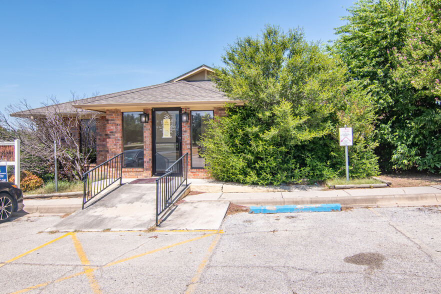 2504 Crockett Dr, Brownwood, TX à vendre - Photo principale – Image 1 sur 26