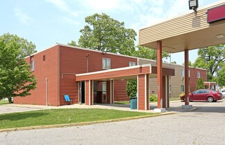 Plus de détails pour 815 S 1st St, Waite Park, MN - Hôtellerie à vendre