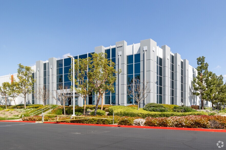 6860 Sycamore Canyon Blvd, Riverside, CA à louer - Photo principale – Image 1 sur 7