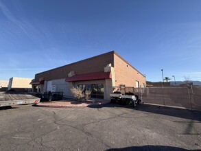 340-342 Sunpac Ct, Henderson, NV à louer Photo de l’immeuble– Image 2 sur 3