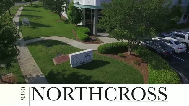 9820 Northcross Center Ct, Huntersville, NC à louer - Vidéo sur l’annonce professionnelle – Image 2 sur 11