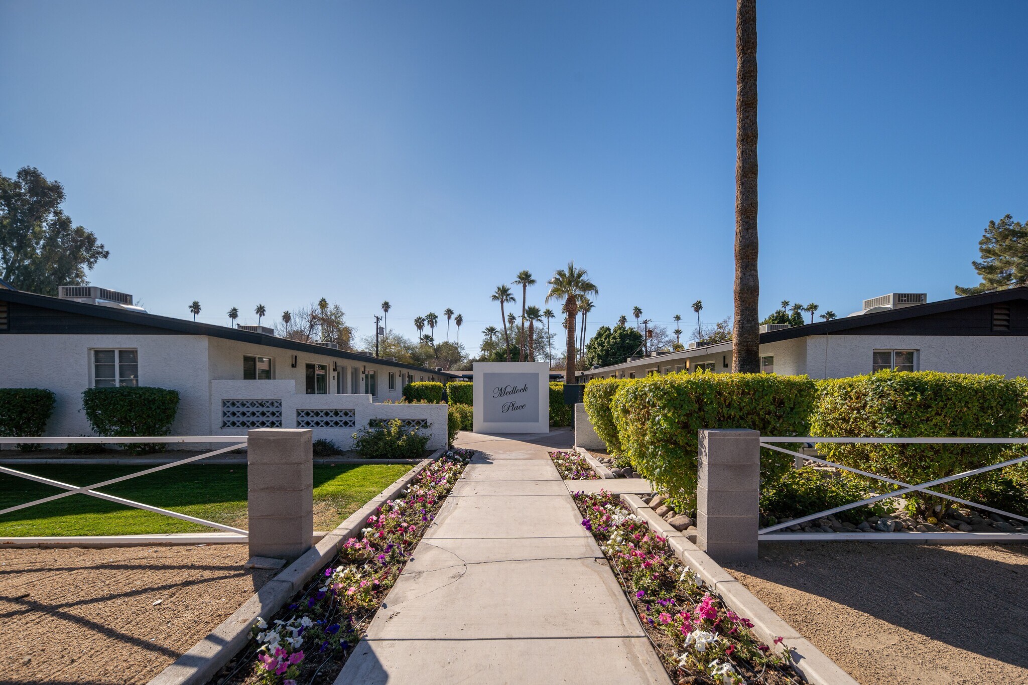 37 W Medlock Dr, Phoenix, AZ à vendre Photo de l’immeuble– Image 1 sur 24