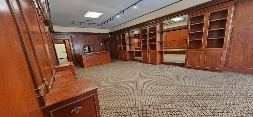 417 Central Ave, Cedarhurst, NY à louer - Photo intérieure – Image 3 sur 6
