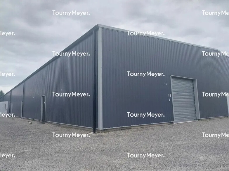 Local d’activités dans L'Union à louer - Photo de l’immeuble – Image 3 sur 6