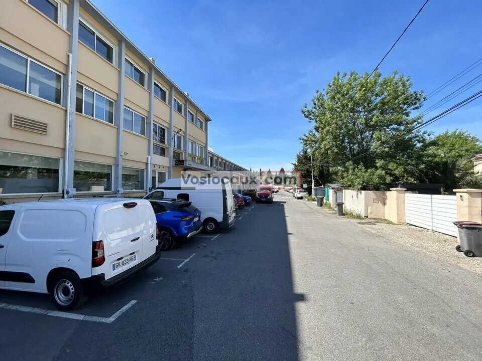 Local d’activités dans Villeneuve-Loubet à louer Photo de l’immeuble– Image 1 sur 5