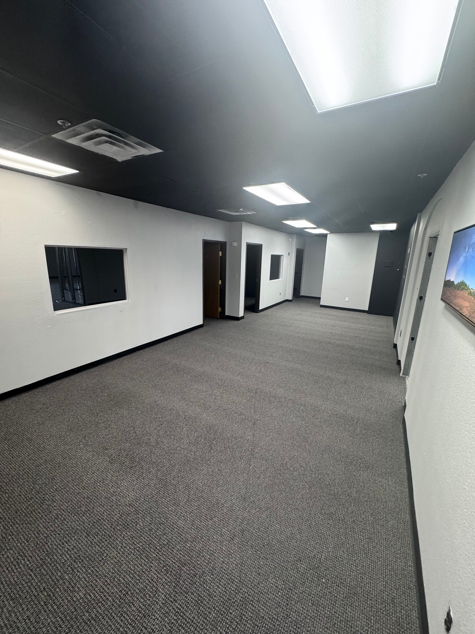 2755-2795 E Desert Inn Rd, Las Vegas, NV à louer Photo de l’immeuble– Image 1 sur 4