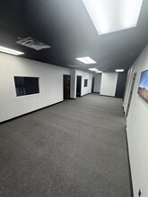 2755-2795 E Desert Inn Rd, Las Vegas, NV à louer Photo de l’immeuble– Image 1 sur 4