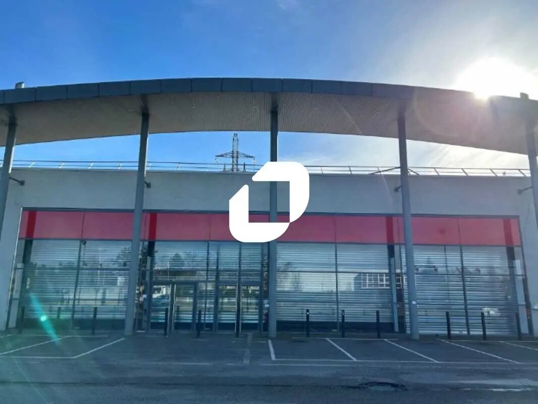 Local commercial dans Coignières à louer Photo de l’immeuble– Image 1 sur 2