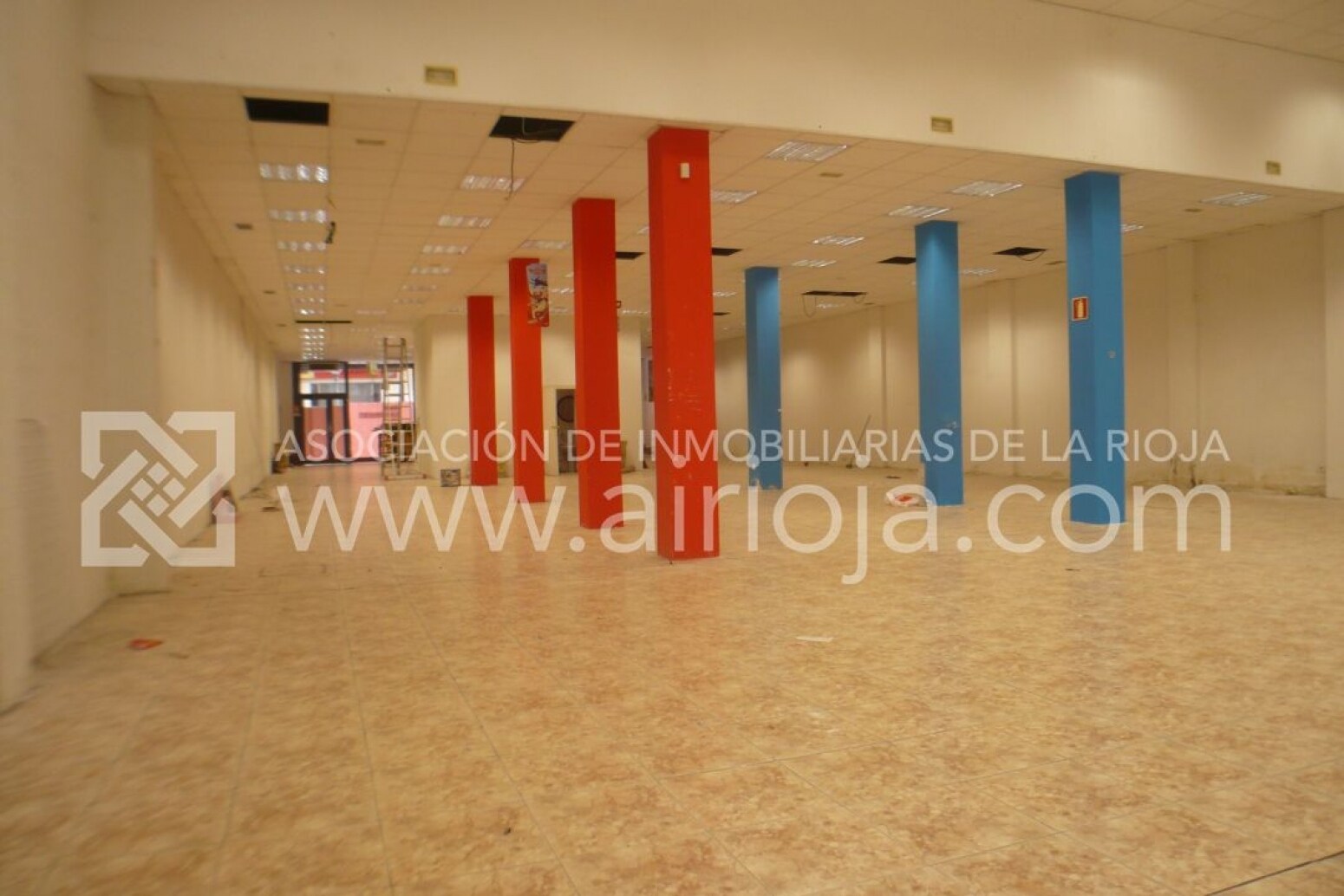 Local commercial dans Logroño, La Rioja à louer Photo principale– Image 1 sur 2