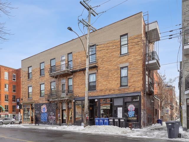 5490 Boul Saint-Laurent, Montréal, QC à vendre - Photo principale – Image 1 sur 3