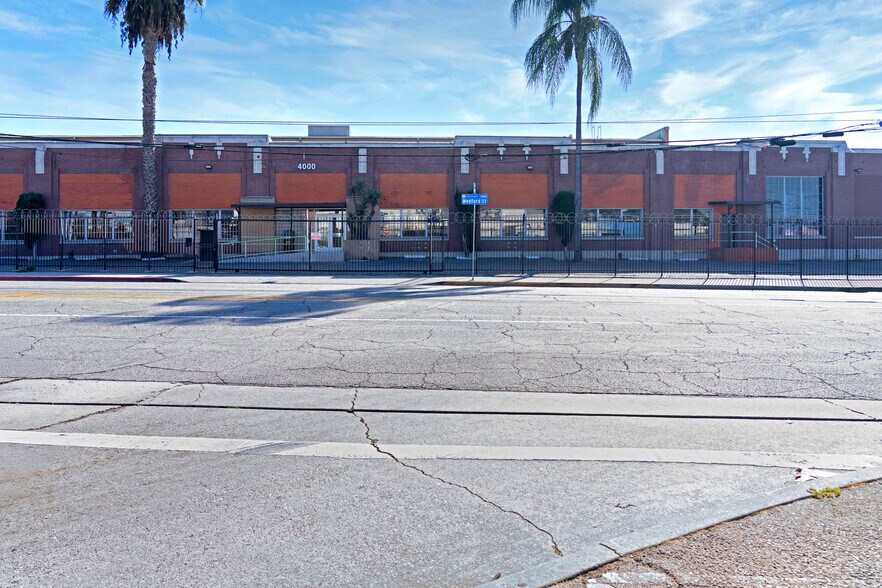 4000 Medford St, Los Angeles, CA à vendre - Photo de l’immeuble – Image 2 sur 5
