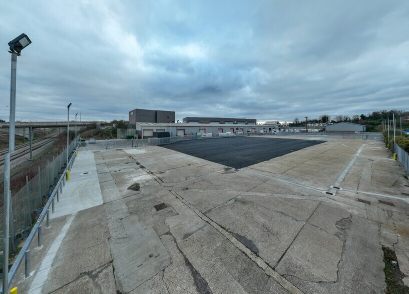Botany Way, Purfleet à louer - Photo de l’immeuble – Image 2 sur 14