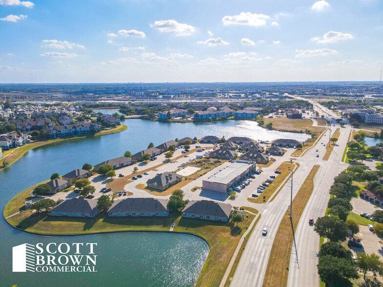 870 Hebron Pky, Lewisville, TX à louer - Photo de l’immeuble – Image 3 sur 22
