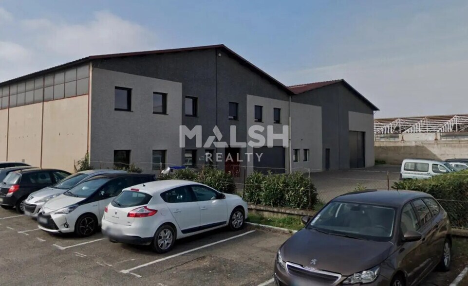 Local d'activités dans Décines-Charpieu à vendre - Photo de l’immeuble – Image 1 sur 9