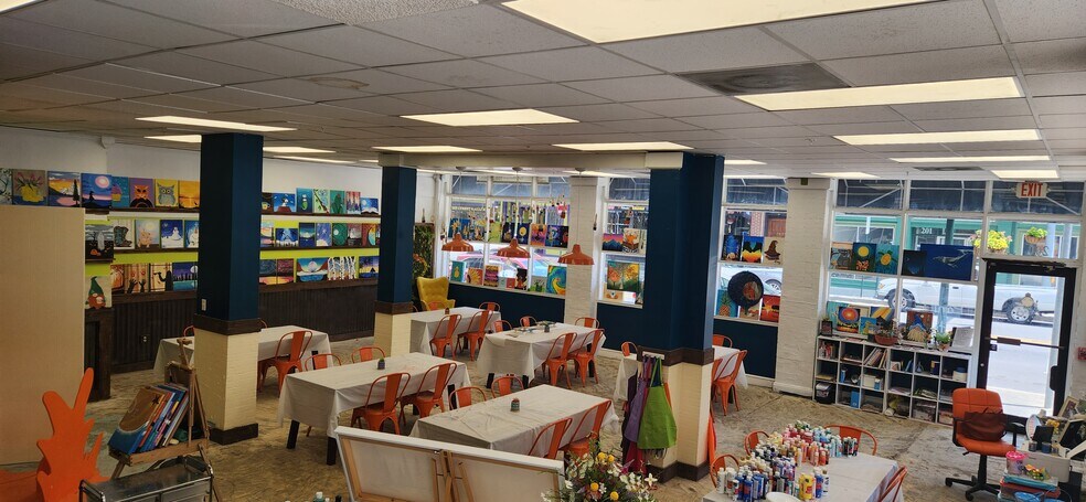 100 W Martin St, Martinsburg, WV à louer - Photo principale – Image 1 sur 9