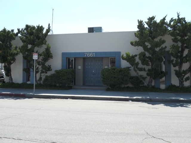 7661 Densmore Ave, Van Nuys, CA à louer - Photo de l’immeuble – Image 1 sur 3