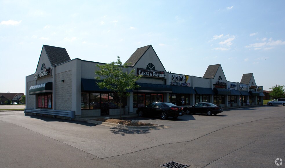 42924-42966 Hayes Rd, Clinton Township, MI à louer - Photo de l’immeuble – Image 2 sur 5