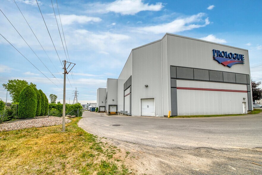 1650 Boul Lionel-Bertrand, Boisbriand, QC à louer - Photo de l’immeuble – Image 3 sur 5