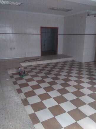 Plus de détails pour Local commercial à louer