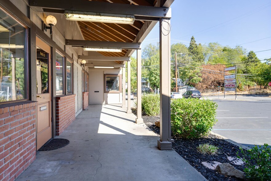 444 Pleasant Valley Rd, Diamond Springs, CA à louer - Photo de l’immeuble – Image 3 sur 10