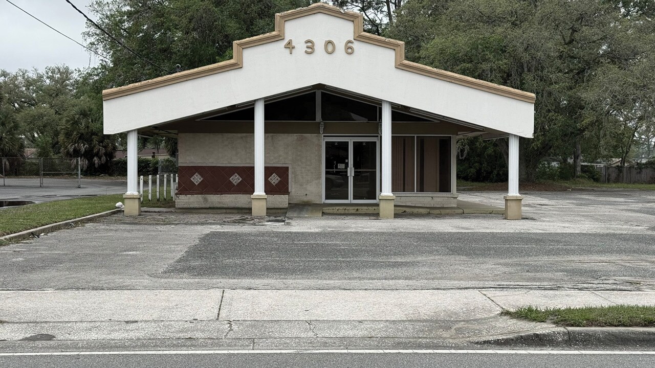 4306 University Blvd S, Jacksonville, FL à vendre Photo de l’immeuble– Image 1 sur 8