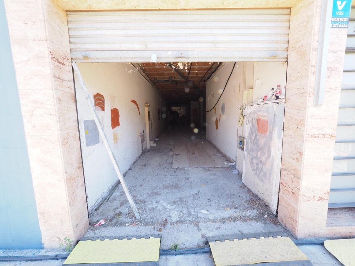 Sabadell, BAR 08207 - Lot 1 - - Photo intérieure - Image 1 of 8